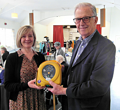 Life-saving difibrillator installed at Teddington's Elleray Hall