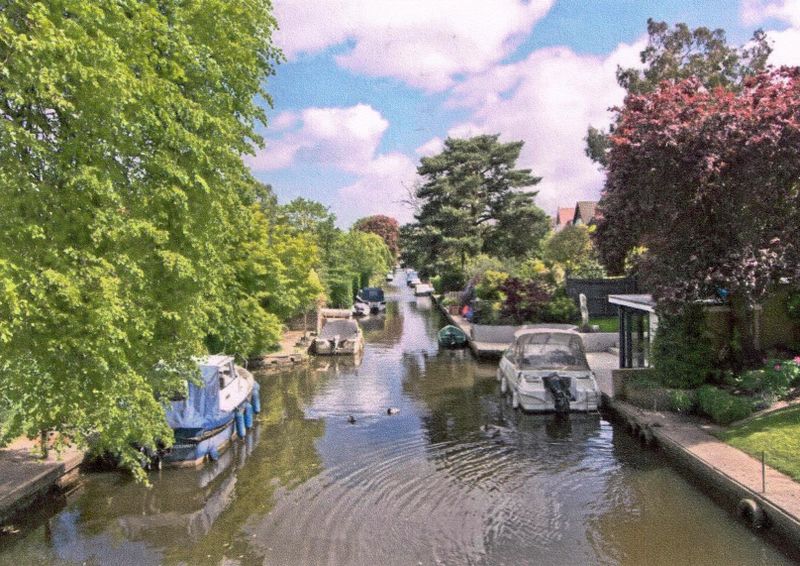 File:Broom Rd The Anchoraged.jpg