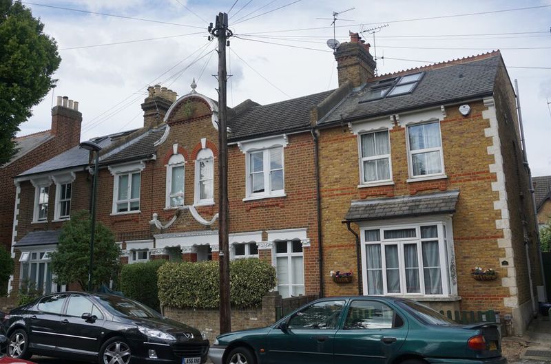 File:Royal Rd 10-18.jpg