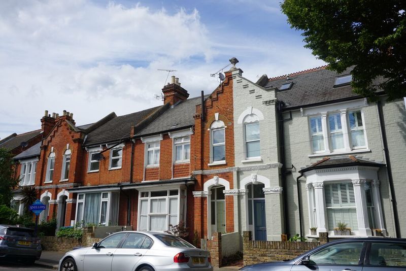 File:Royal Rd 18-24.jpg