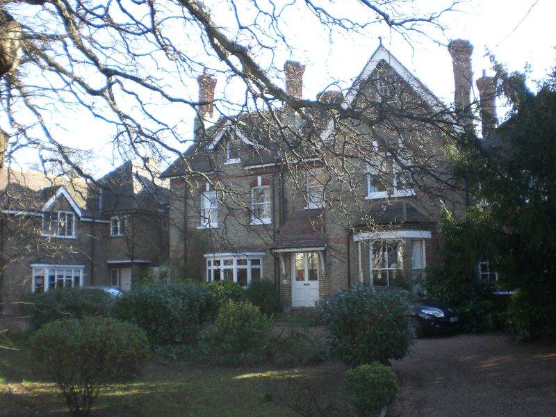 File:Teddington Park 20-22.jpg