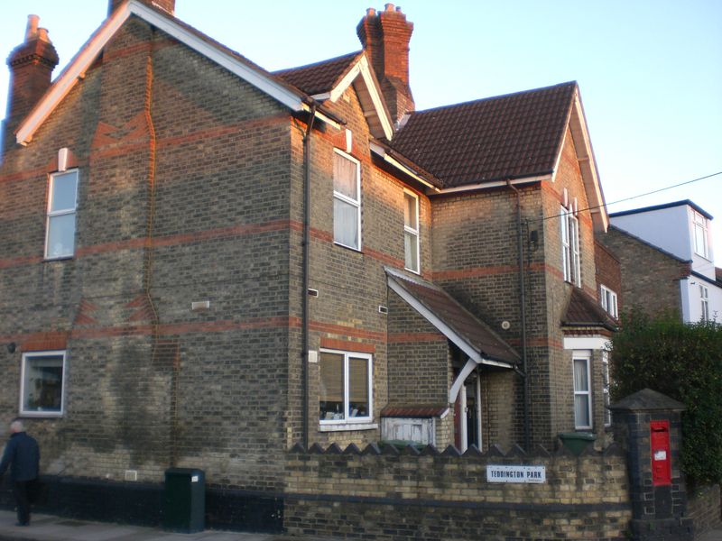 File:Waldegrave Rd 70-70a.jpg